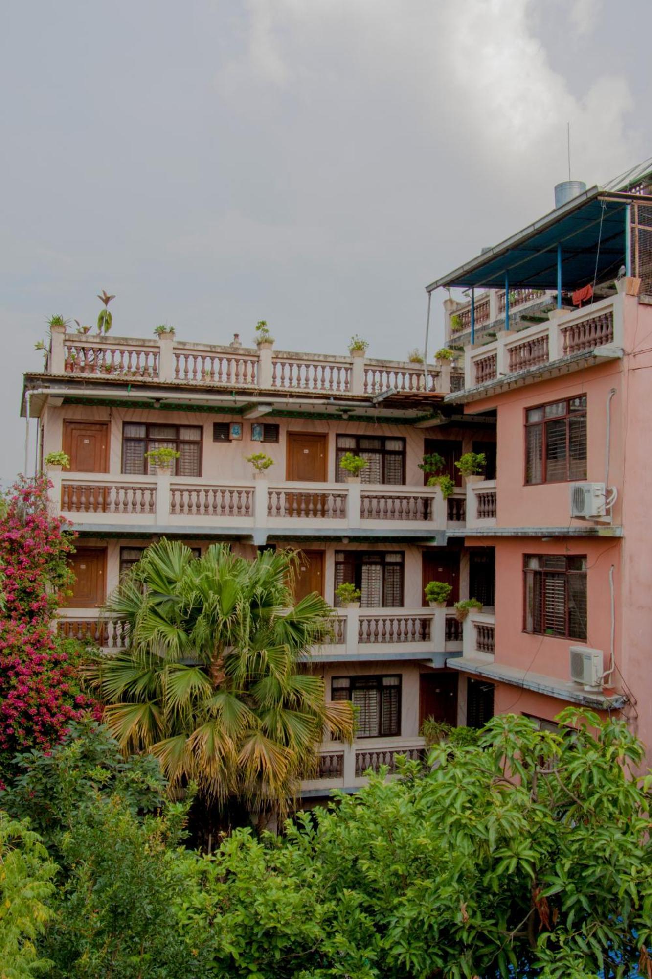 Hotel Metropolitan Kantipur Kathmandu Exteriör bild