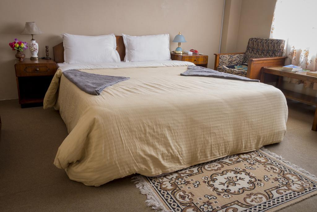 Hotel Metropolitan Kantipur Kathmandu Exteriör bild